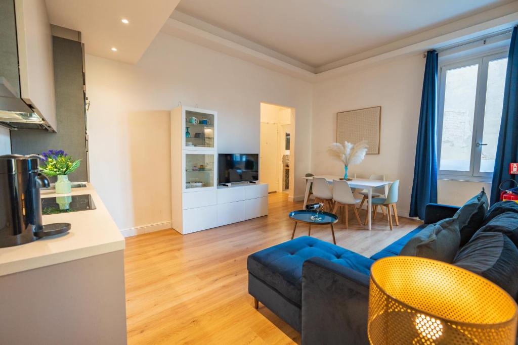 Four seasons apartment 50 m from Duomo - 3