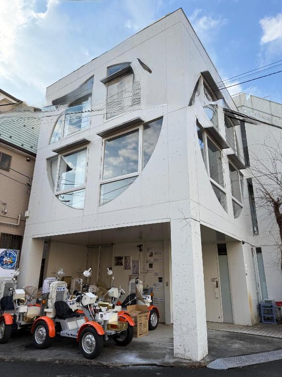 Moon Base Tokyo Inn