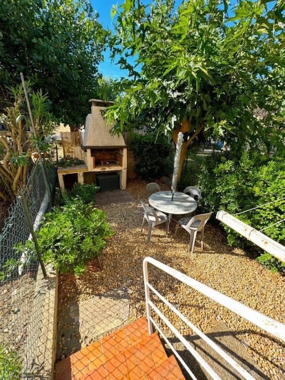 Apartment with garden - sea view - 1