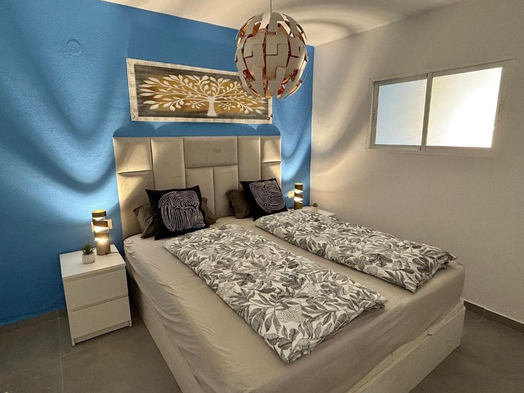CT 418 - Faro's Torremolinos City Apartment - Six Colours - 4
