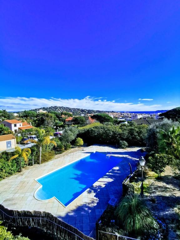 Le Provençal, Terrasse privée, Piscine 4 pers - 1