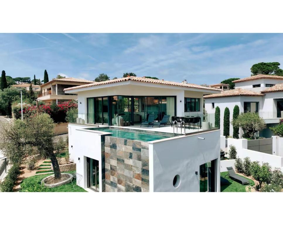 Maison d'été avec vue sur la mer en Saint-Maxim - 1