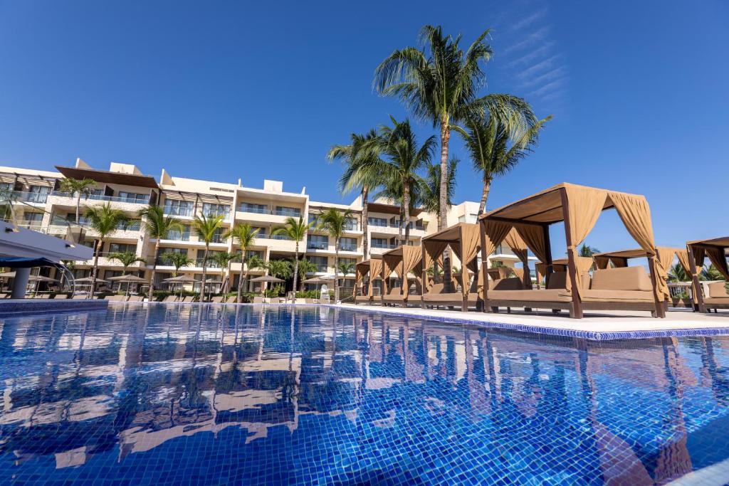 Royalton Riviera Cancun, An Autograph Collection All-Inclusive Resort & Casino - 4