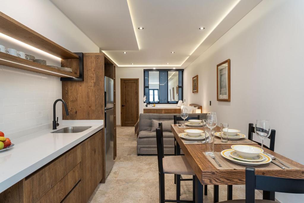 Tinajitas Lofts, Modern 1BR Apt with Sofa Bed, Fully-equipped - 4