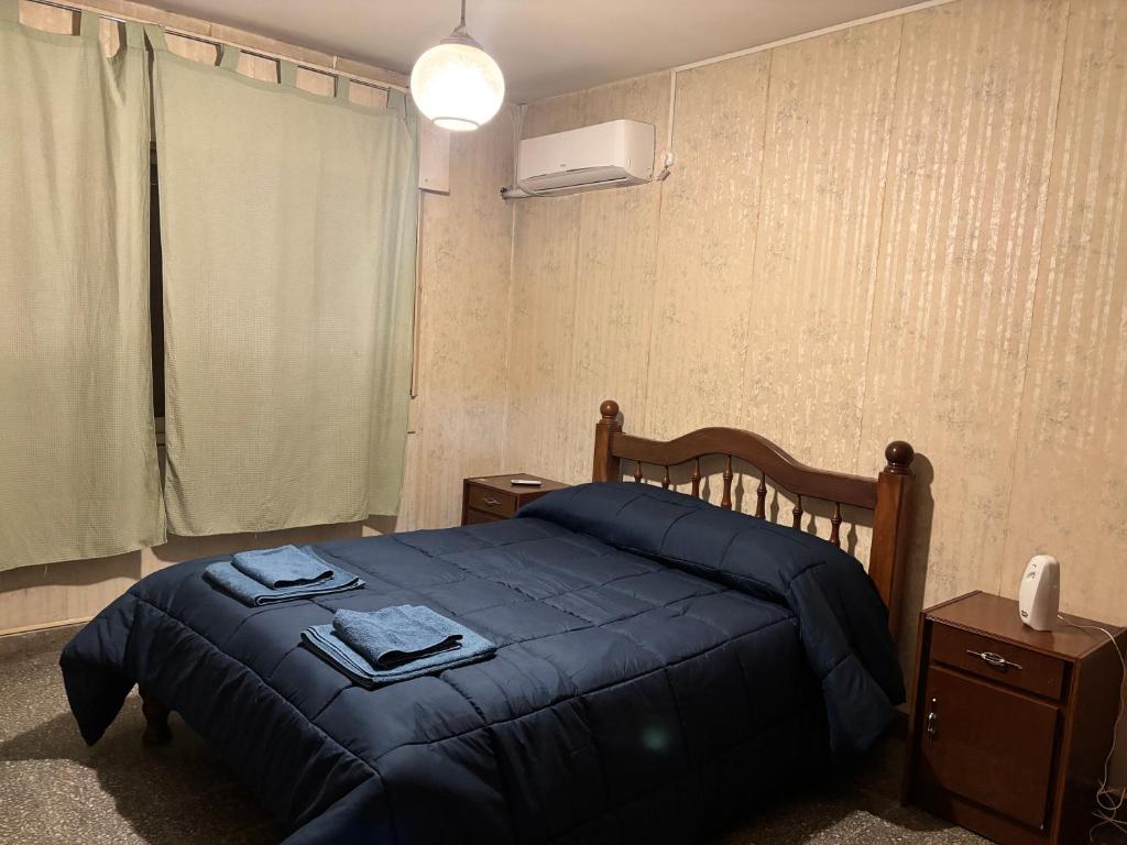 Departamento Villa Carlos Paz centrico de 3 dormitorios con calefacción y cochera incluida capacidad 7 personas - 4