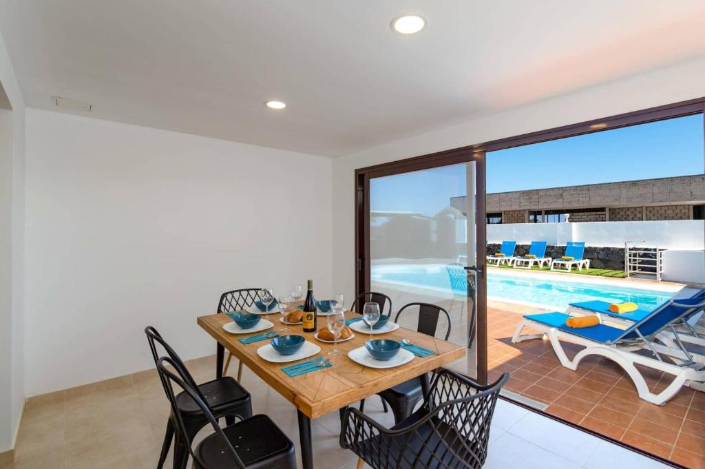 Villa Ishara by Villa Plus - 5
