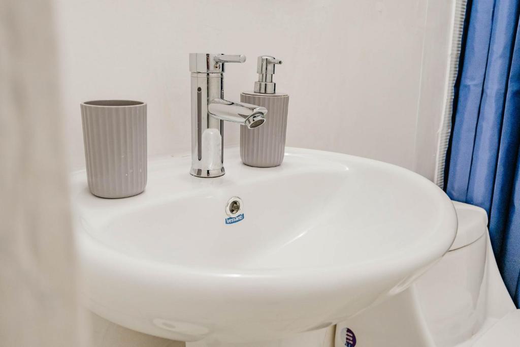 Habitación con baño a pasos del Metro Escuela Militar - 5