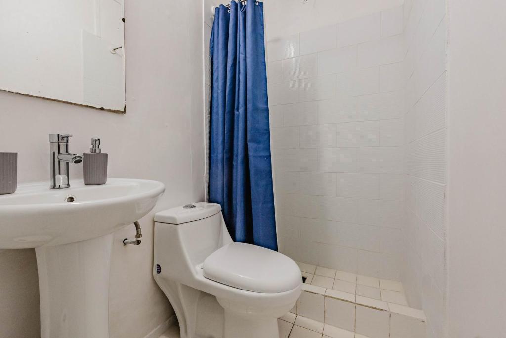 Habitación con baño a pasos del Metro Escuela Militar - 3
