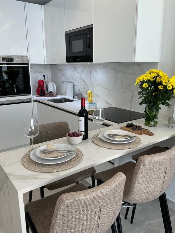 Beach Apartment 2 bed Centre La Cala de Mijas - 3