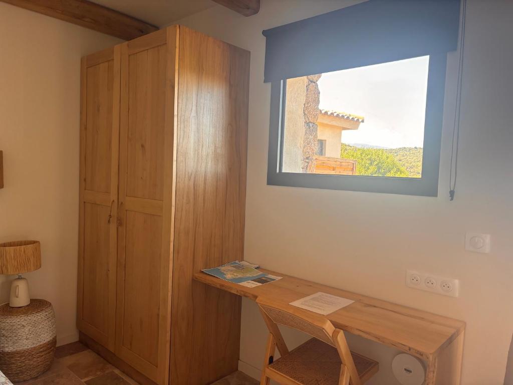 Neuf , Suite avec kitchenette dans bergerie moderne vue mer et montagne - 2