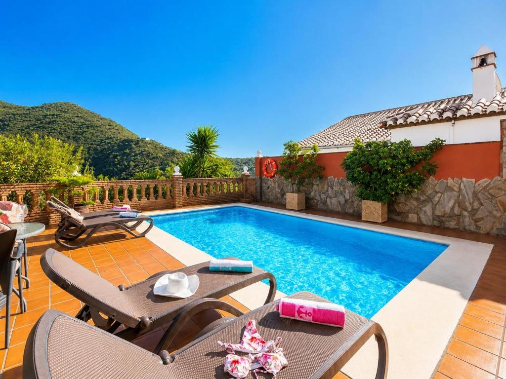 Villa Alvarez - 5