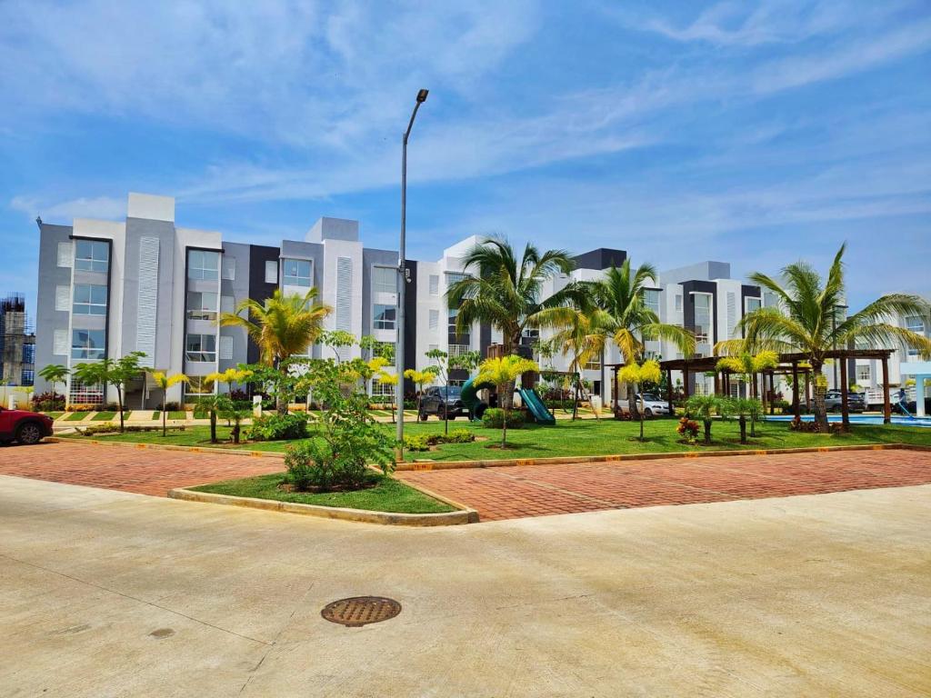 ACAPULCO CONDO- 2Br & Pool View - 1