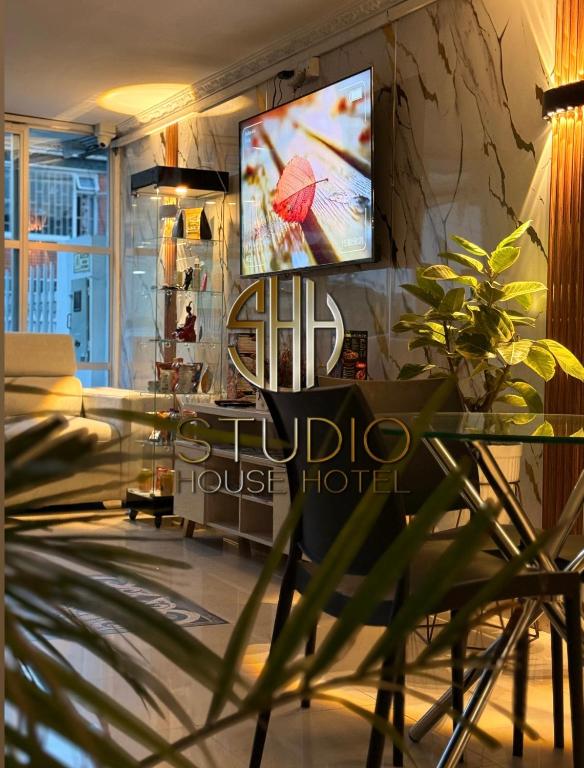 House Studio Hotel - 2