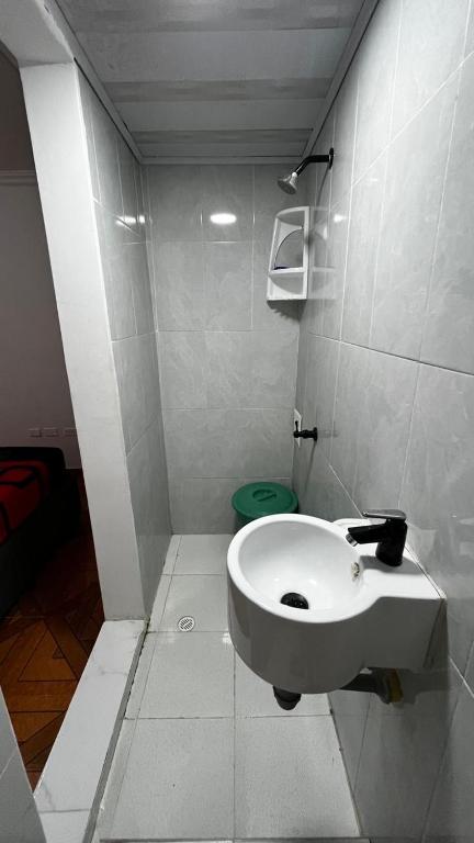 Hermoso y amplio apartaestudio muy bien ubicado en la Castellana - 4