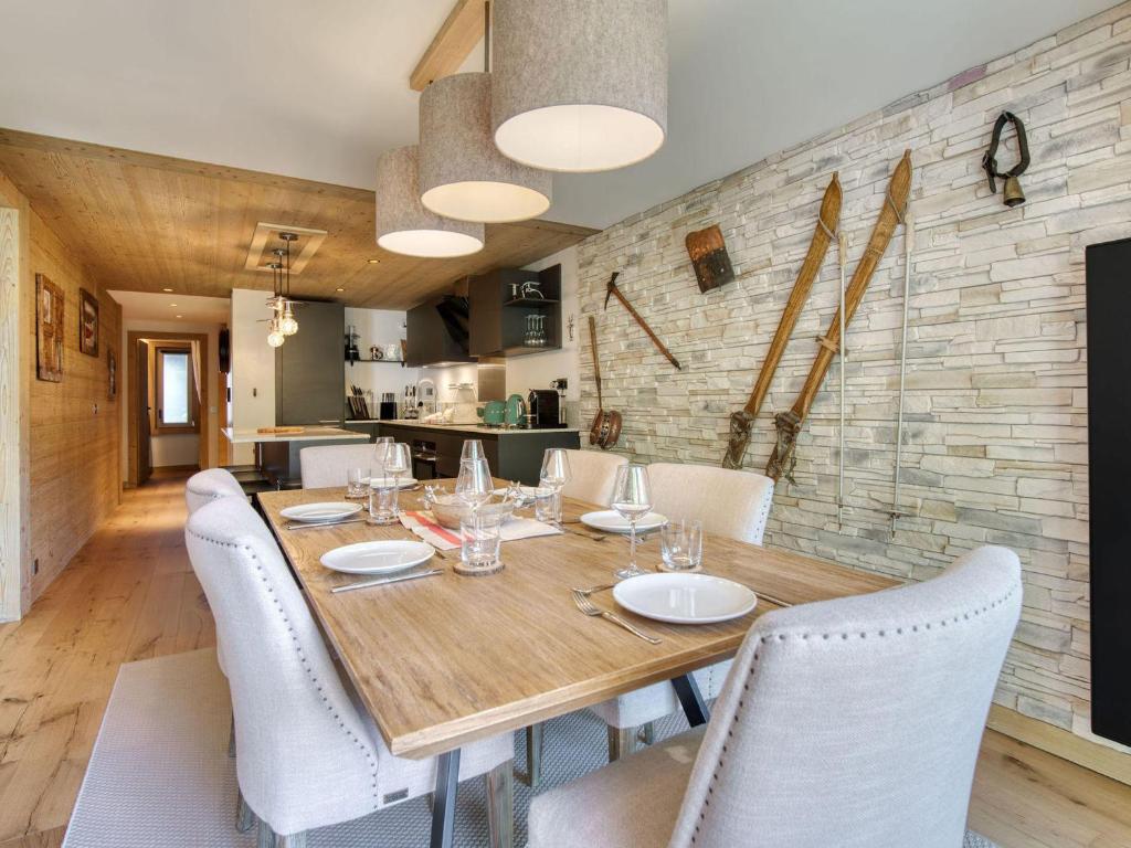 Appartement moderne, 4 ad., 2 enf., Courchevel - FR-1-562-93 - 2