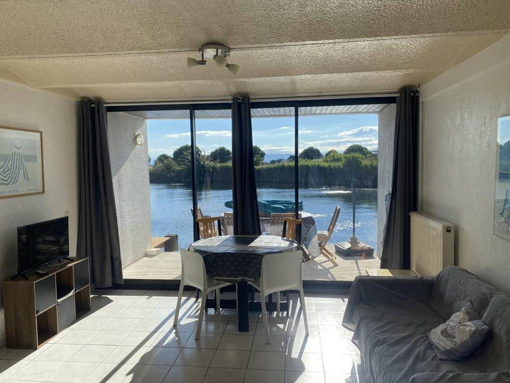 Villa avec animaux et parking, vue lac - 6 pers. - FR-1-81-785 - 1
