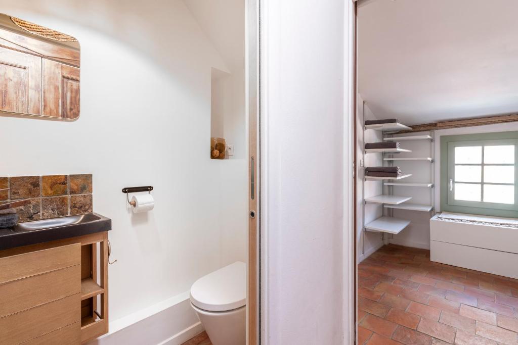 Old town, top floor, sun deck terrace with large sea views - 5