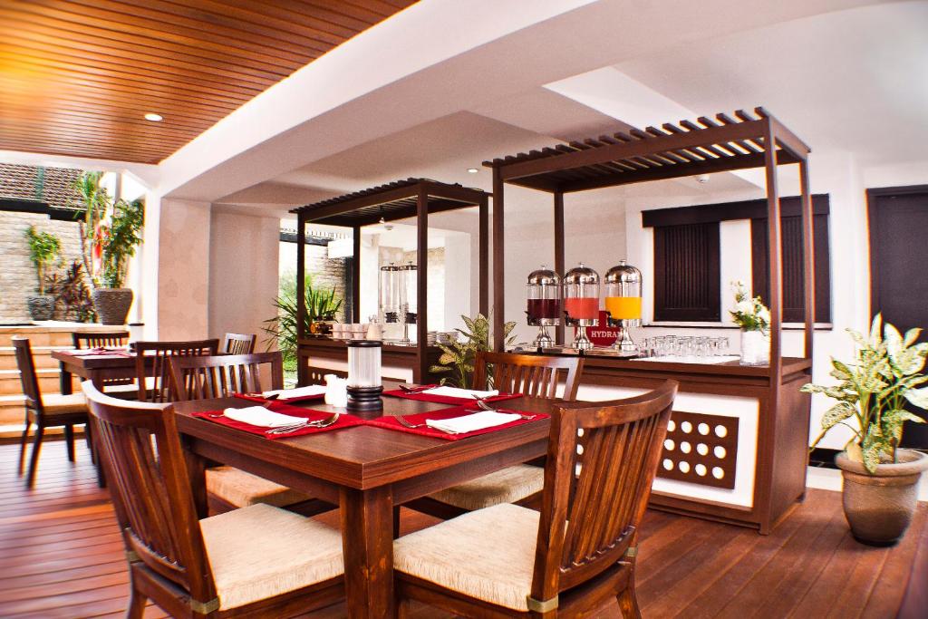 รอยัล รีแกนทริส กูตา (Royal Regantris Kuta )