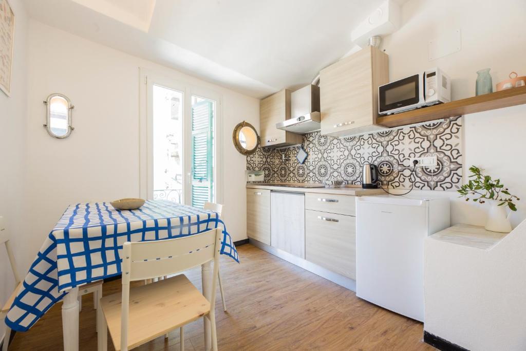 JOIVY Brand New 1-Bedroom Flat with Balcony next to the Bay of Silence - 1
