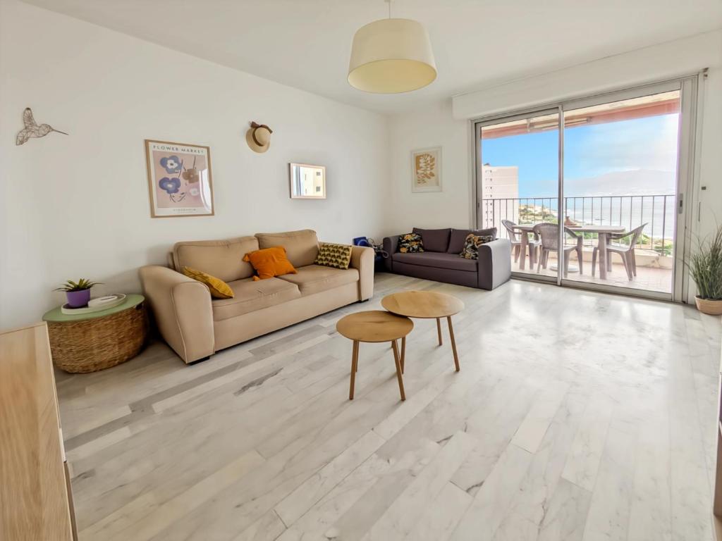 Bright 2-bedroom & beautiful sea view - 3