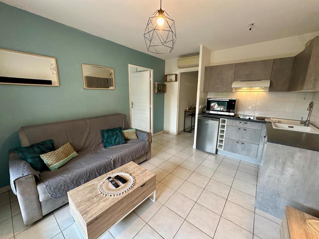 Appartement 4 personnes - 300 mètres de la mer - Calme et climatisé - 1