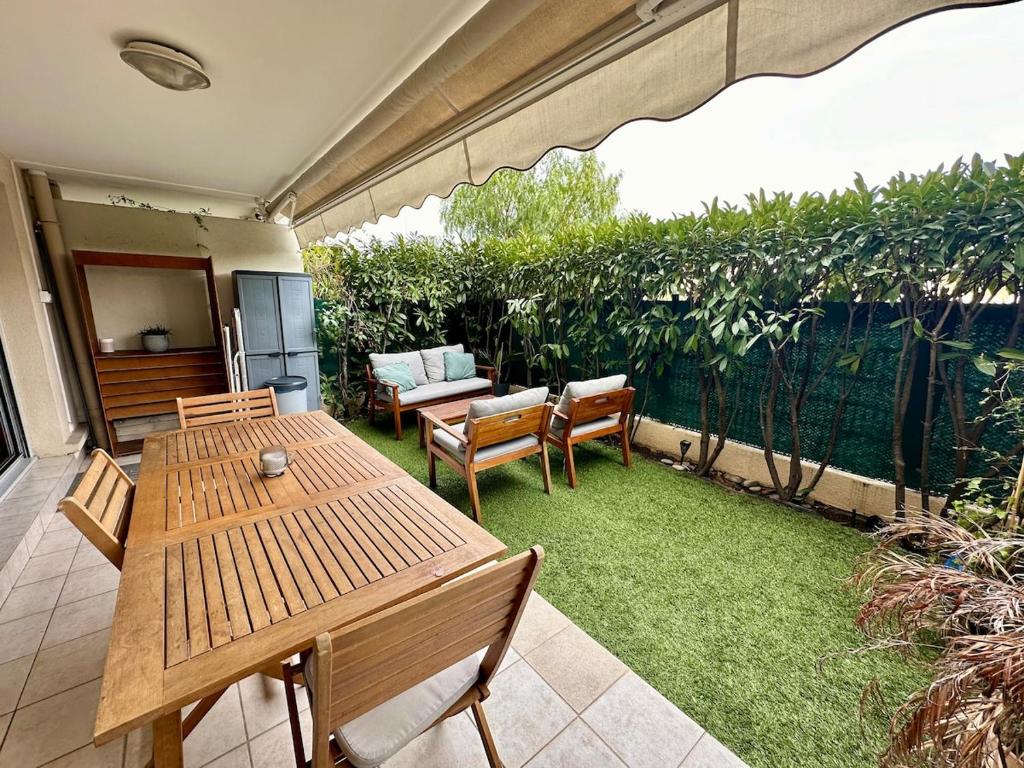 Appartement 4 personnes - 300 mètres de la mer - Calme et climatisé - 4