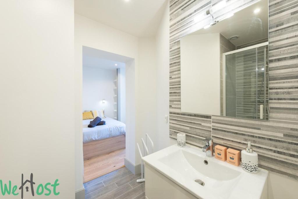 4 personnes - Terrasse + parking privé - 5