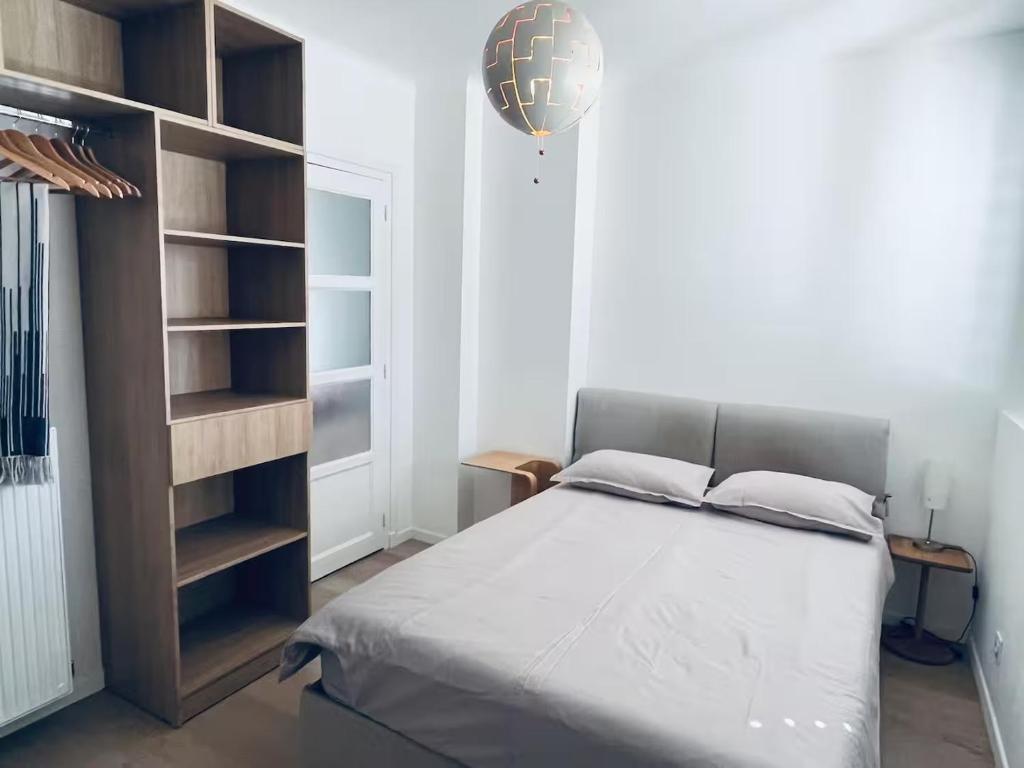 Central and Modern Fully Airconditioned 3 Bedrooms Spacious Bright Flat 300m river bank - 2