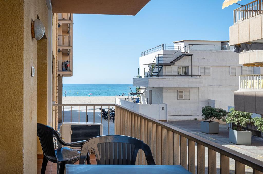 AT174 Apartamento en segunda línea de la playa, wifi - 1