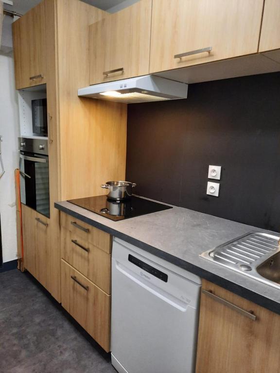 Apartment located close to the city centre - 3