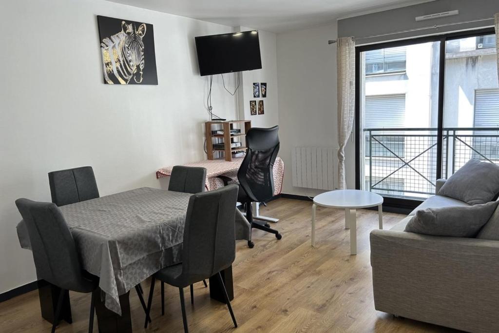 Apartment located close to the city centre - 1