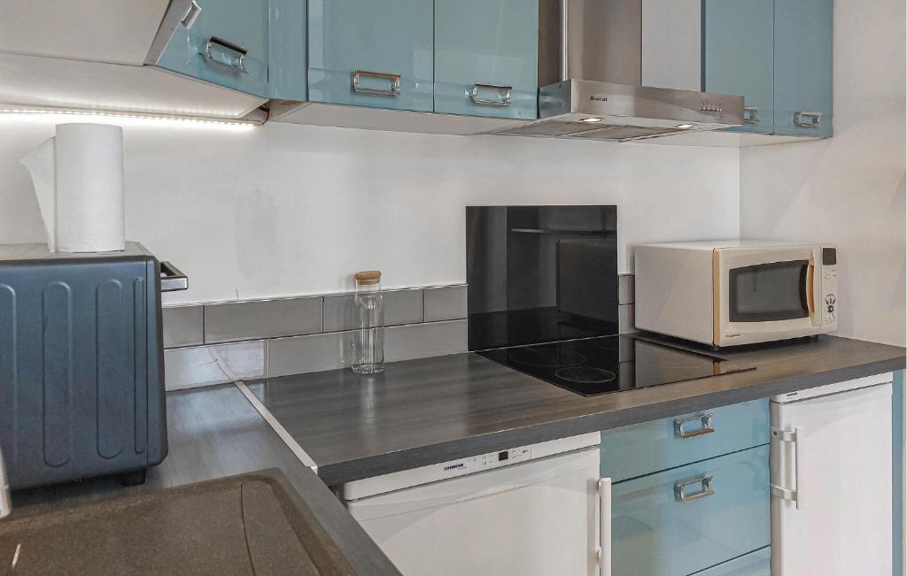 Amazing Apartment In La Rochelle With Wifi - 4