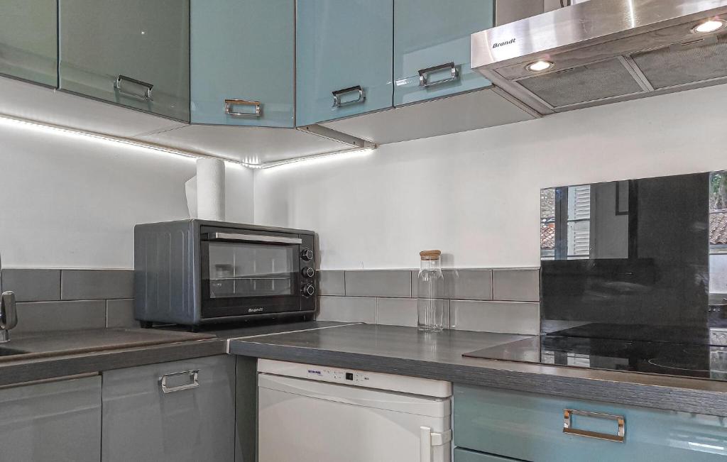 Amazing Apartment In La Rochelle With Wifi - 5
