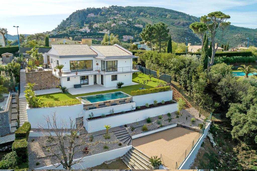 Contemporary Sea View Villa near Beach - 3