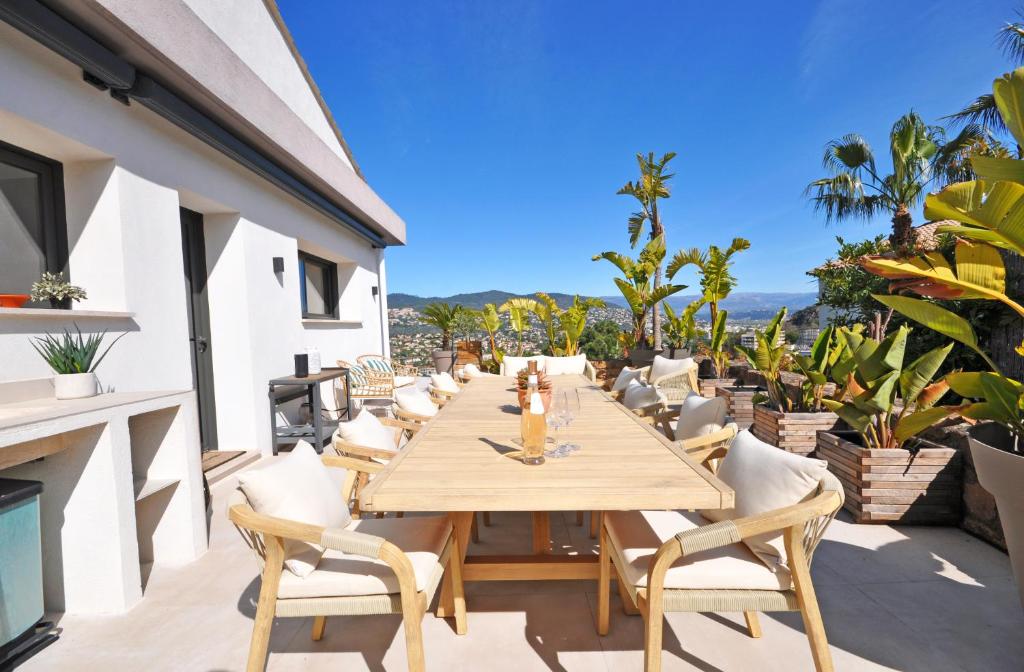Contemporary Sea View Villa near Beach - 4