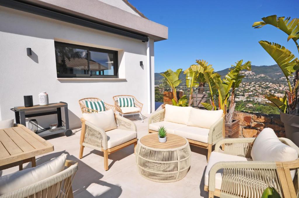 Contemporary Sea View Villa near Beach - 5