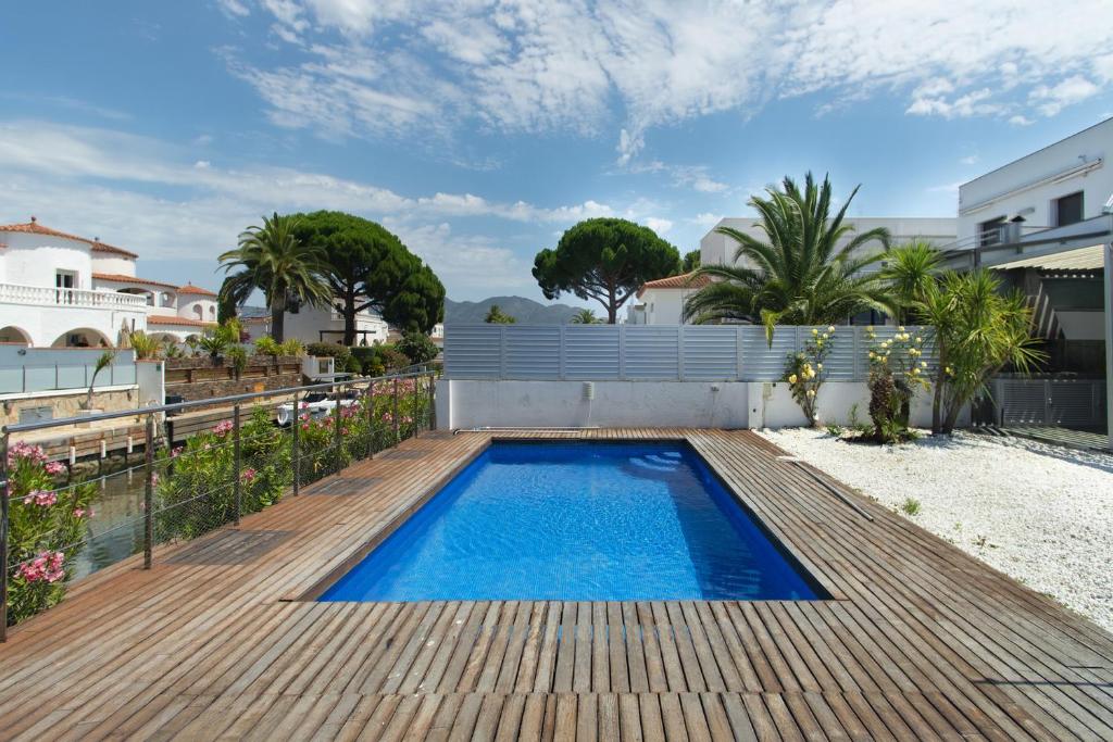 WELCS VILLA 377 EMP con piscina y amarre - 2