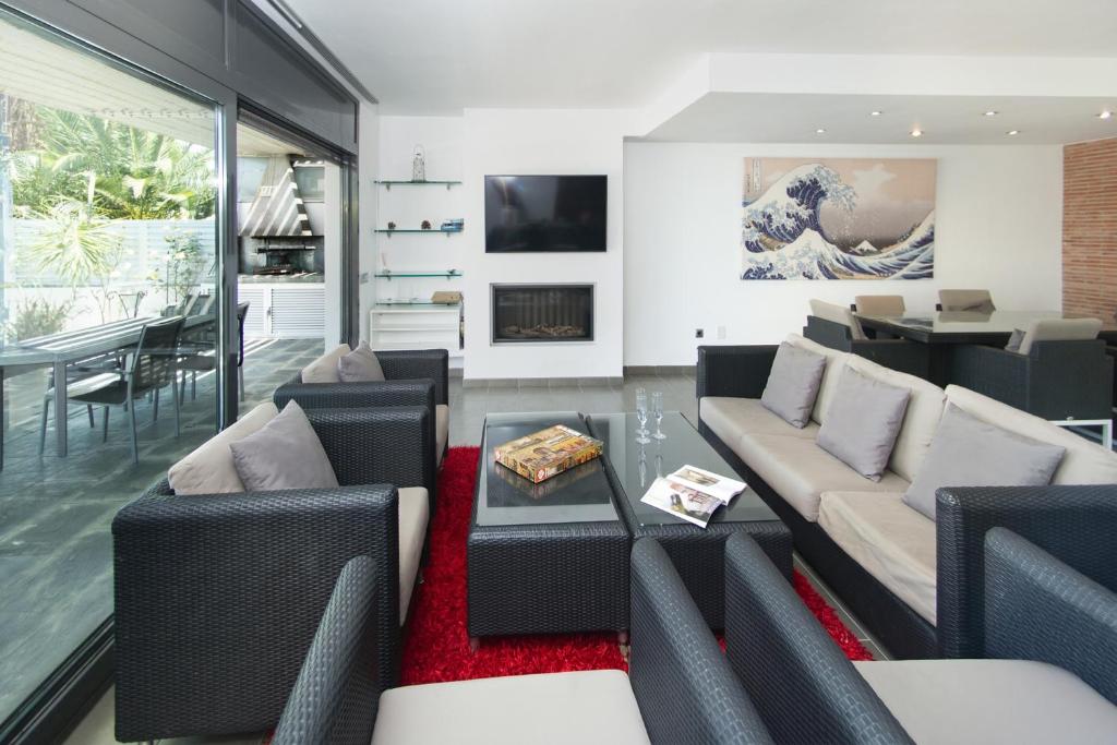 WELCS VILLA 377 EMP con piscina y amarre - 4