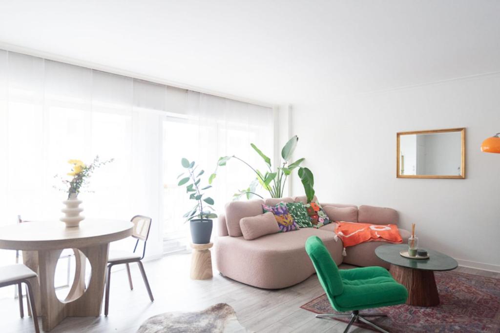 Charming family T4 with balcony in the 11th - 2