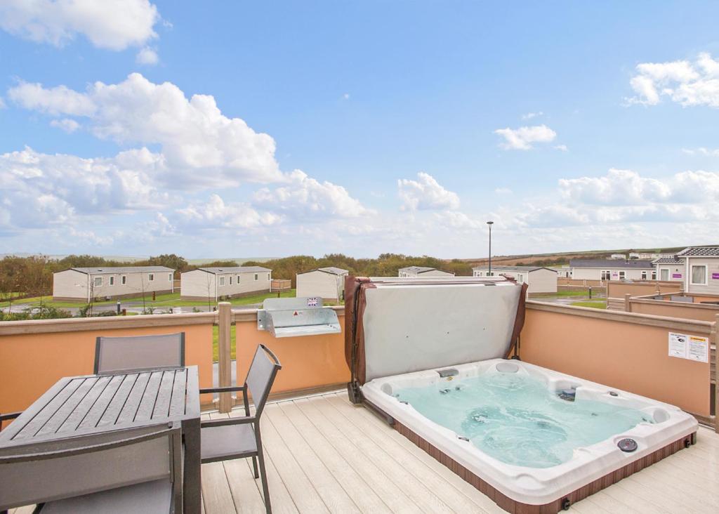 Exterior view, Piran Meadows Resort in Newquay