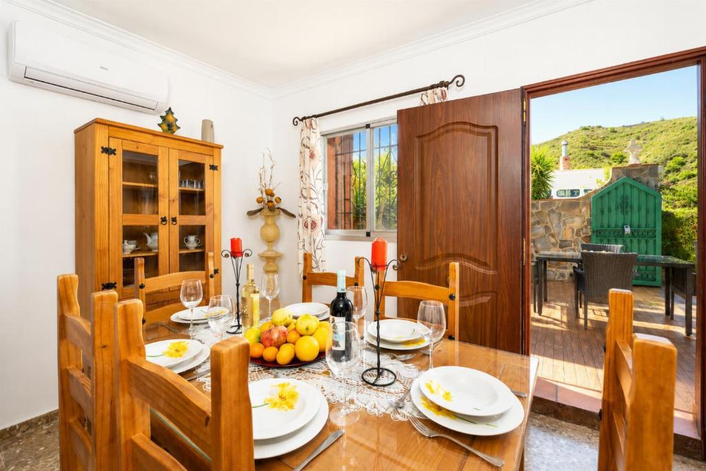 Villa Alvarez - 2