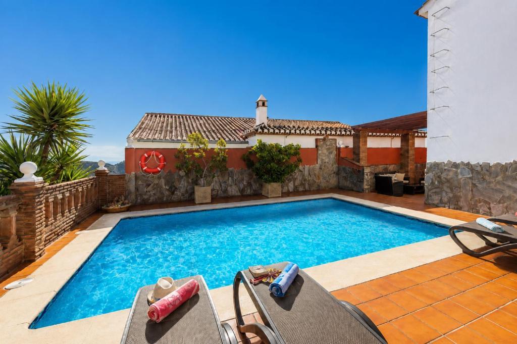 Villa Alvarez - 4