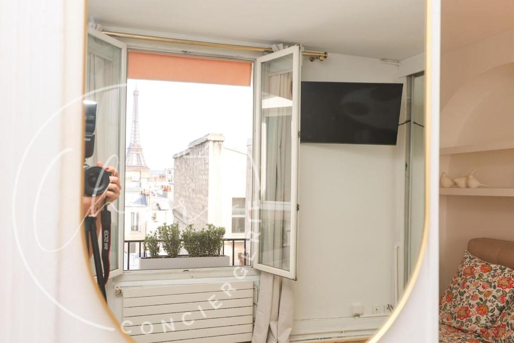 Stunning apartment with Eiffel Tower View - Champs-Élysées - 2