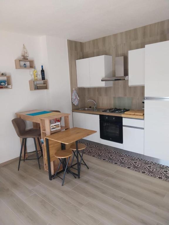 Stintino House, 5 minutes from the beach-garden - 1