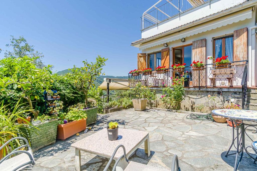 GuestHost - Exclusive Villa with pool & parking - 5