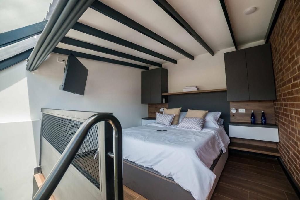 Duplex 301, vista al cielo, cerca a CC Viva y Uptc - 2
