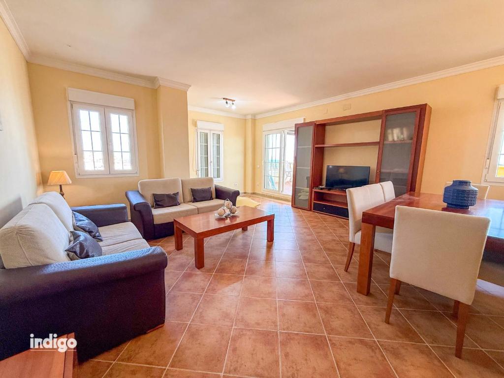 Beachfront Apartment - Sea View - COU01 - 4