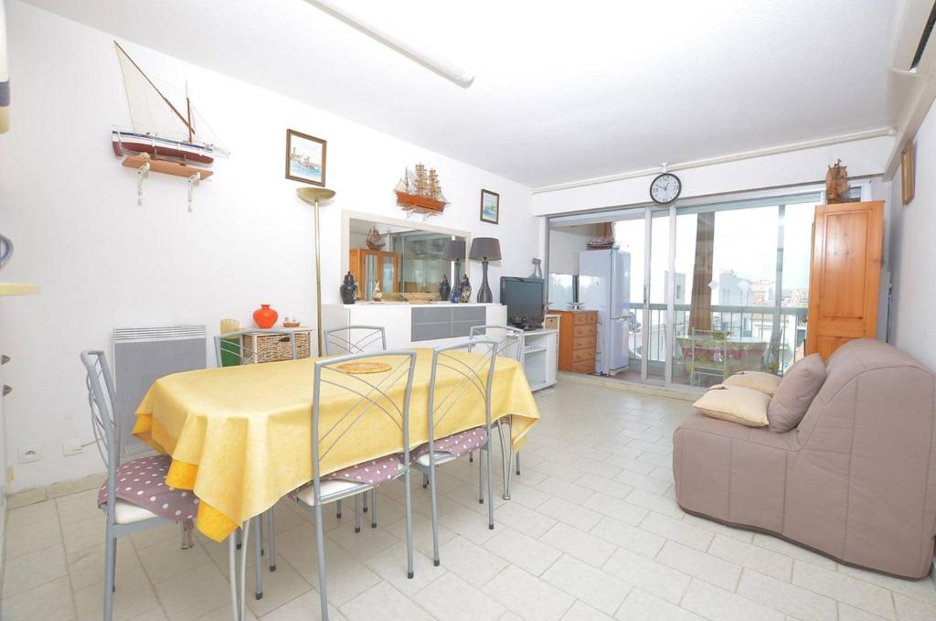 Méditerranée 32 - Appartement T2, immeuble devant la plage, au centre-ville du Grau-du-Roi. 4 personnes - 2