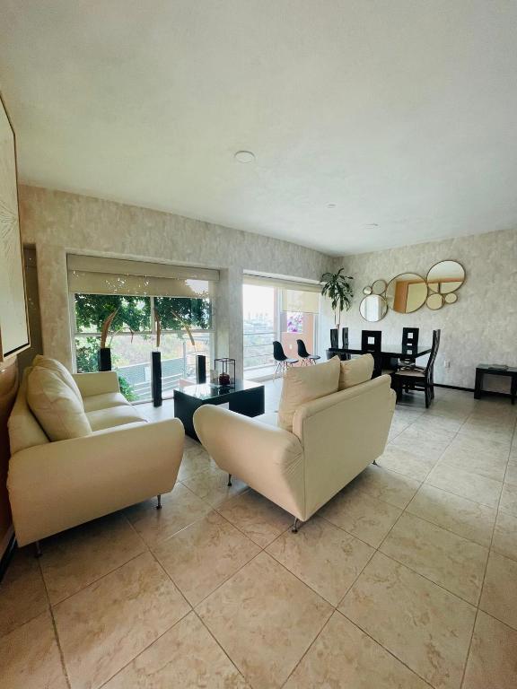 Apartment with Pool, Gym & A/C Suite - 4