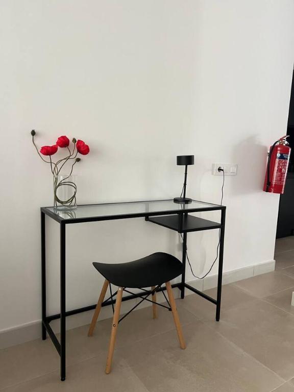 Modern apartment with patio and two bathrooms - 2